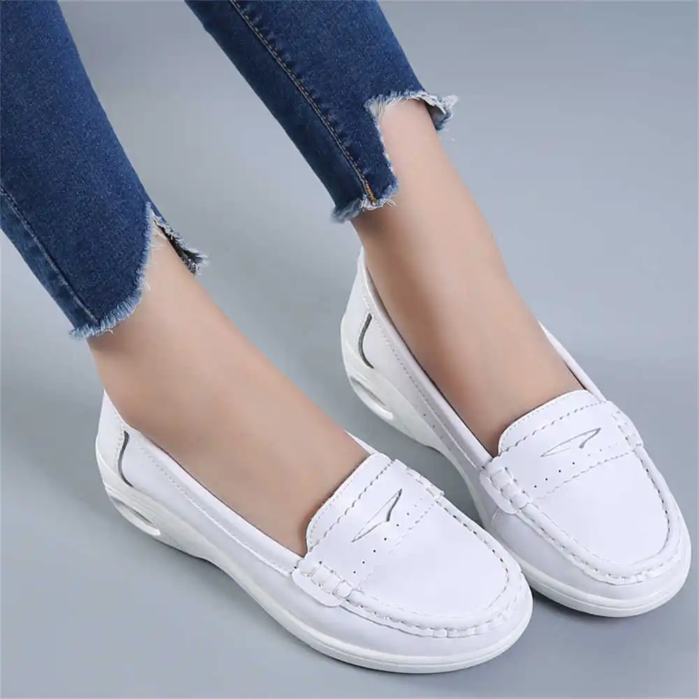 Thick Sole Slipon White Traine - Luxury Lifestyle Of Celebrities reseña y precio