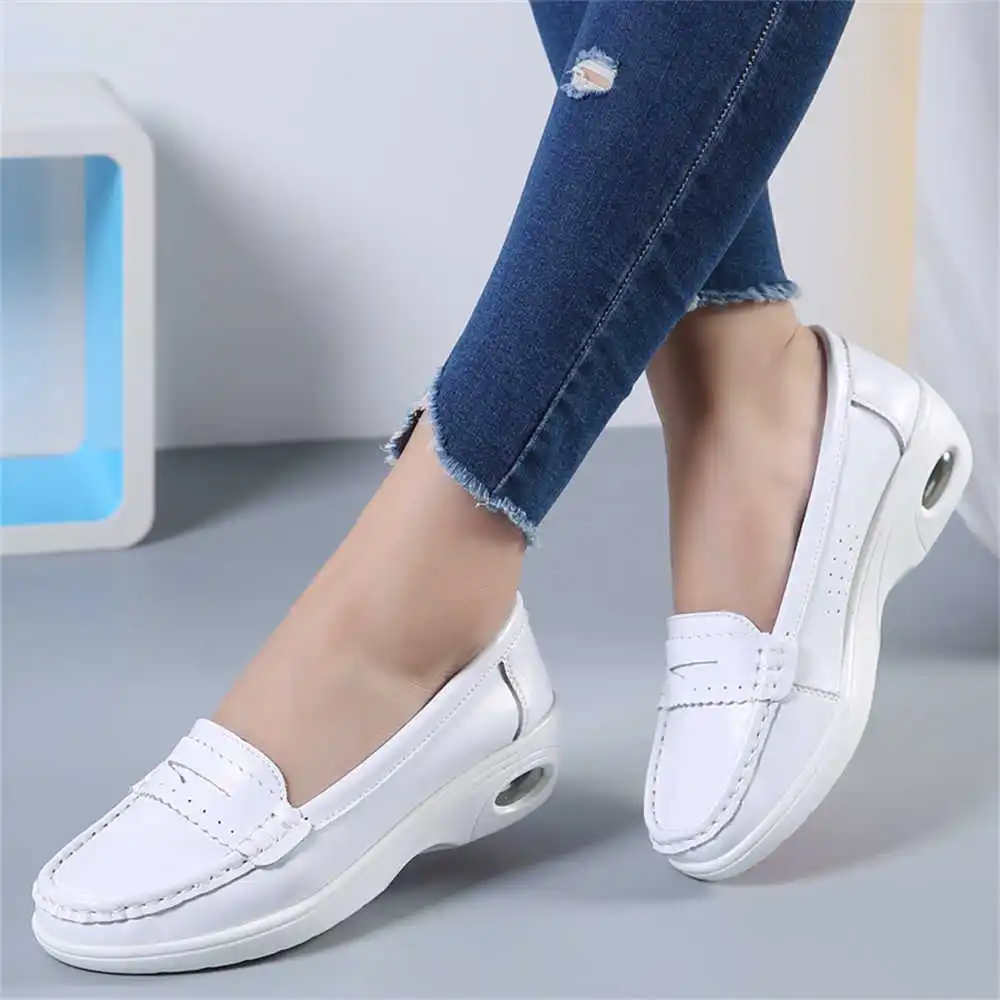 Thick Sole Slipon White Traine - Luxury Lifestyle Of Celebrities reseña y precio